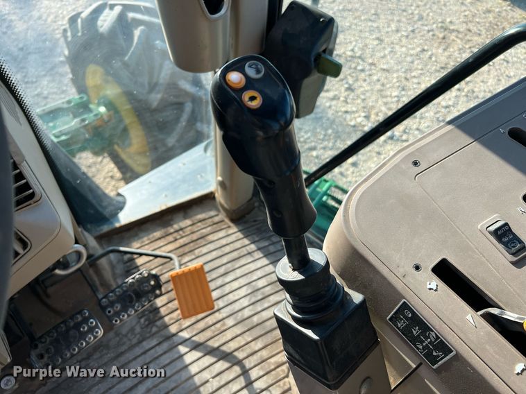 image for item DQ2190 2015 John Deere 6125M  MFWD tractor