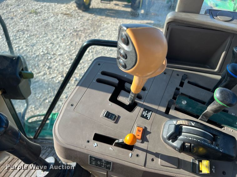 image for item DQ2190 2015 John Deere 6125M  MFWD tractor