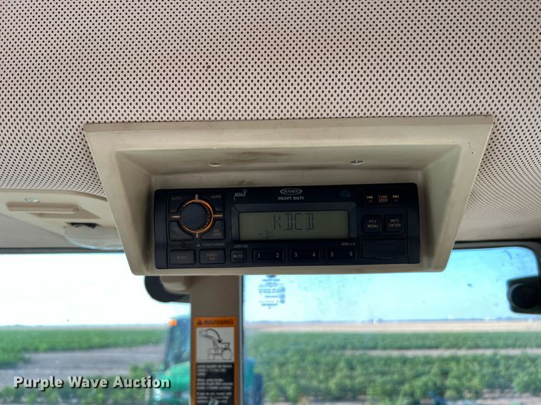 image for item DQ2190 2015 John Deere 6125M  MFWD tractor