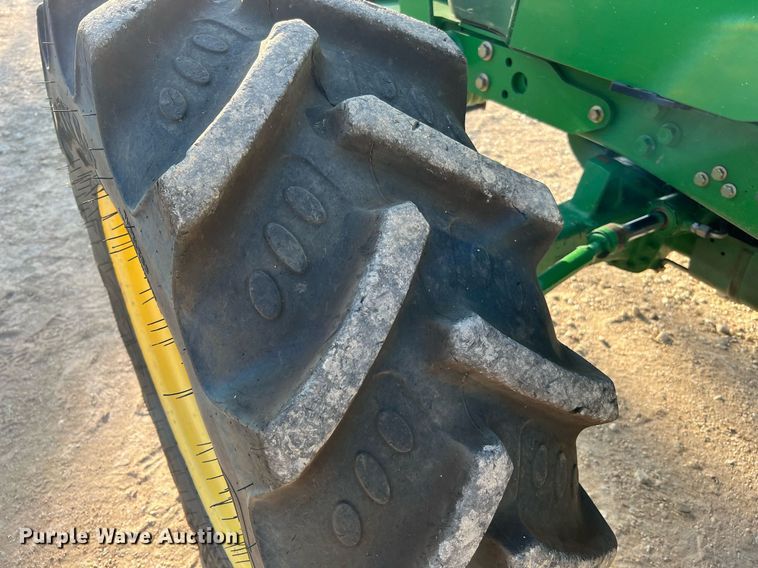 image for item DQ2190 2015 John Deere 6125M  MFWD tractor