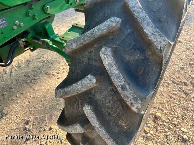 image for item DQ2190 2015 John Deere 6125M  MFWD tractor