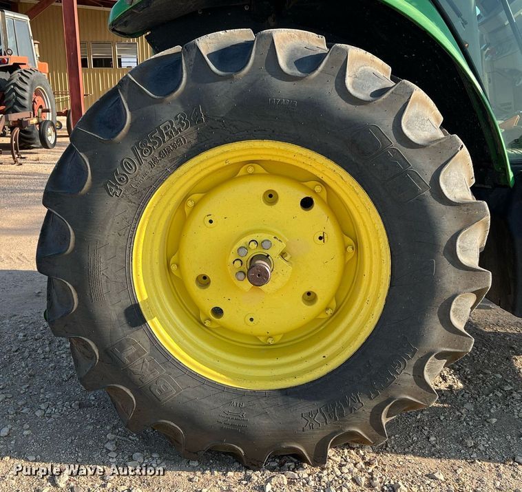 image for item DQ2190 2015 John Deere 6125M  MFWD tractor