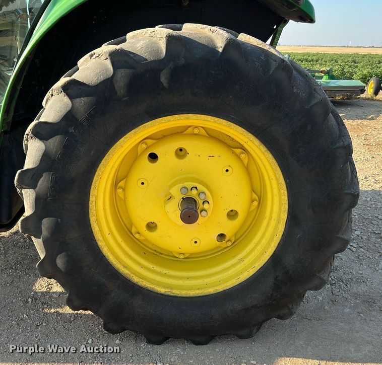 image for item DQ2190 2015 John Deere 6125M  MFWD tractor