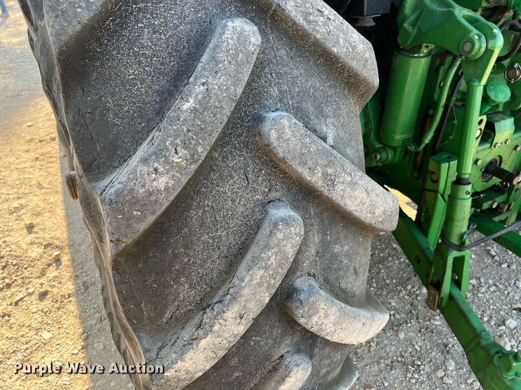 image for item DQ2190 2015 John Deere 6125M  MFWD tractor