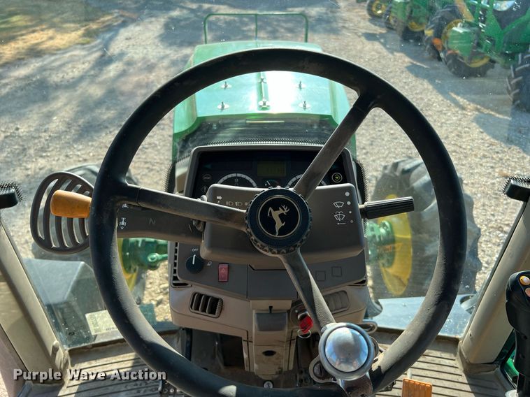 image for item DQ2191 2015 John Deere 6115M  MFWD tractor