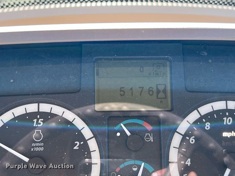 image for item DQ2191 2015 John Deere 6115M  MFWD tractor