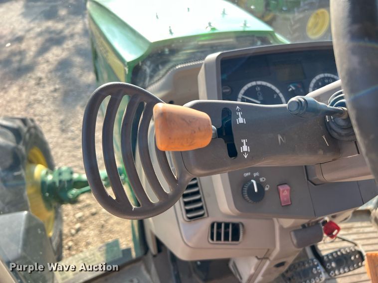 image for item DQ2191 2015 John Deere 6115M  MFWD tractor