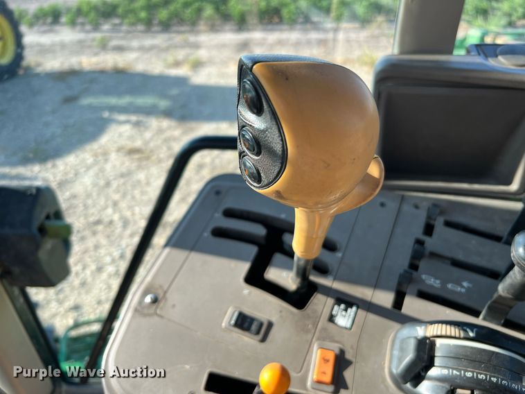 image for item DQ2191 2015 John Deere 6115M  MFWD tractor