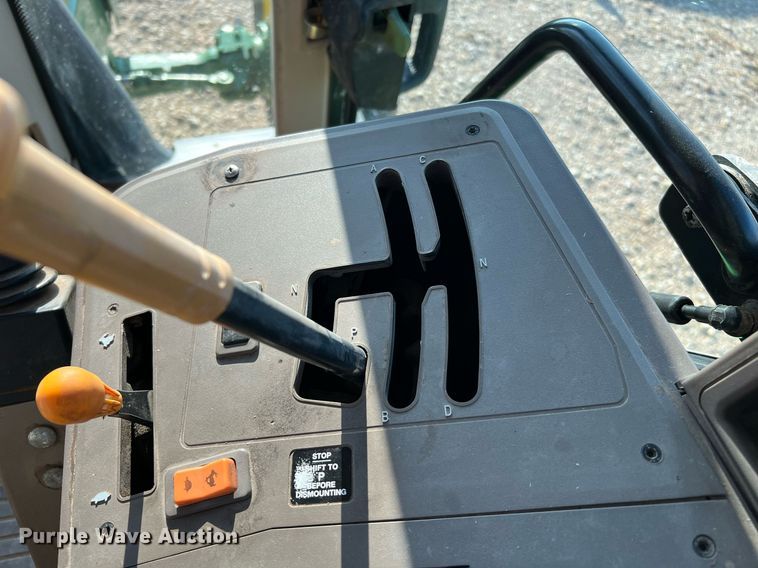 image for item DQ2191 2015 John Deere 6115M  MFWD tractor