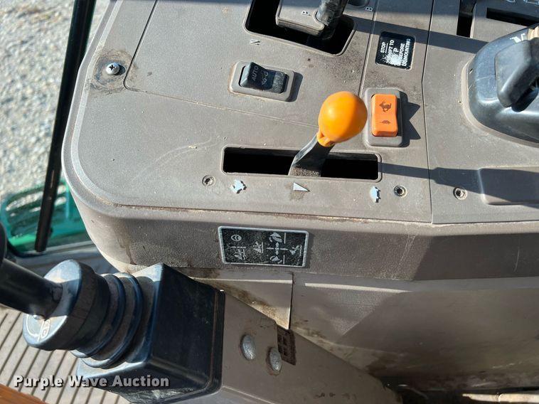 image for item DQ2191 2015 John Deere 6115M  MFWD tractor