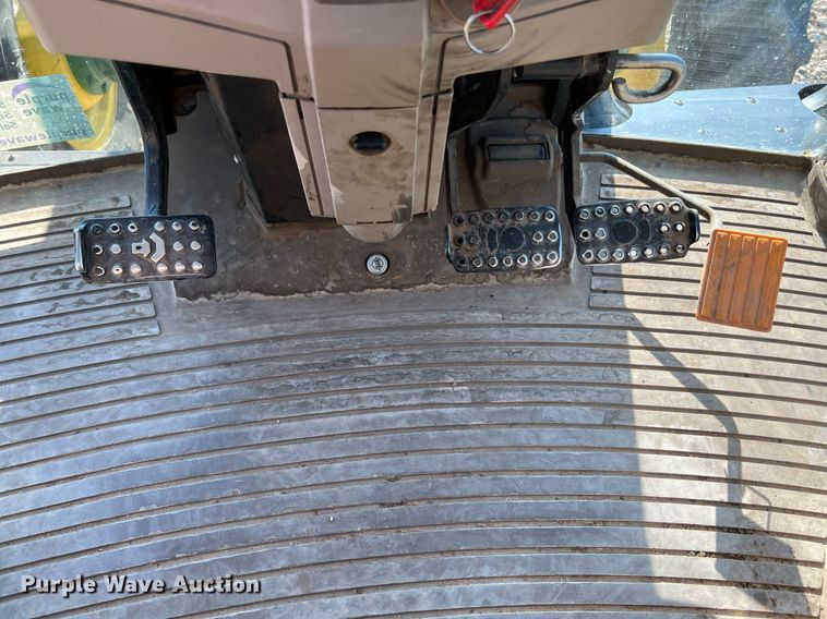 image for item DQ2191 2015 John Deere 6115M  MFWD tractor