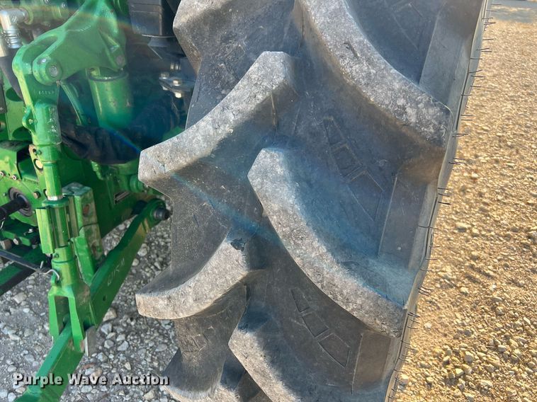 image for item DQ2191 2015 John Deere 6115M  MFWD tractor