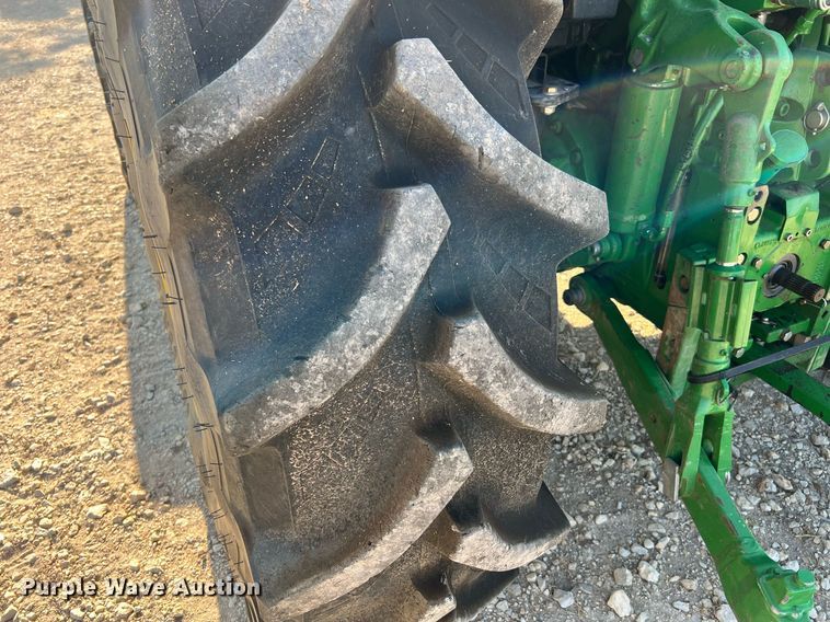 image for item DQ2191 2015 John Deere 6115M  MFWD tractor