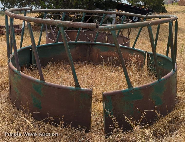 image for item DR6999 (2) hay bale feeders
