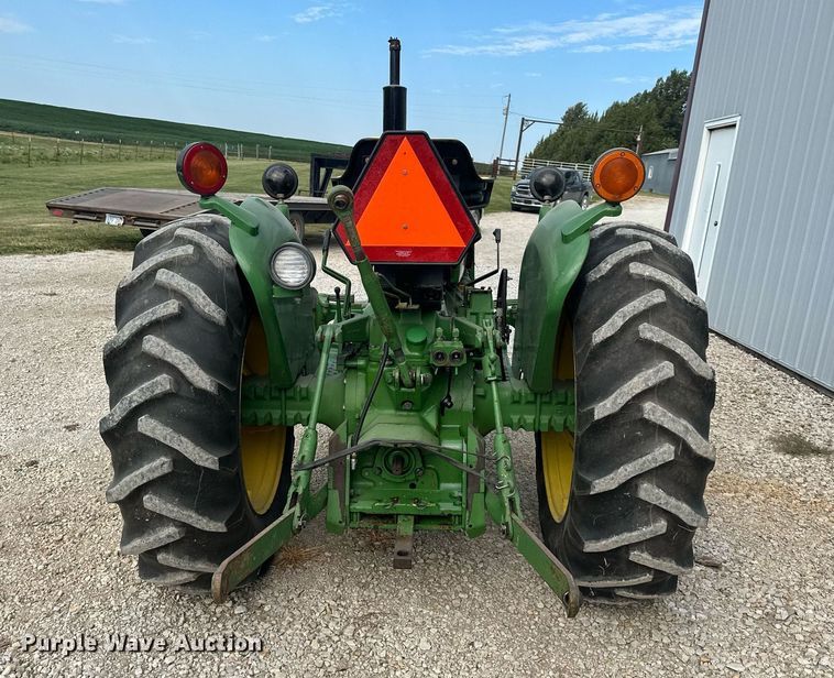image for item DS2275 1980 John Deere 2040  tractor