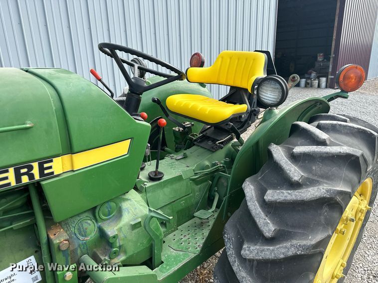 image for item DS2275 1980 John Deere 2040  tractor