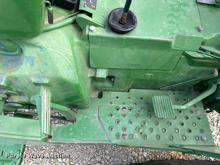 image for item DS2275 1980 John Deere 2040  tractor