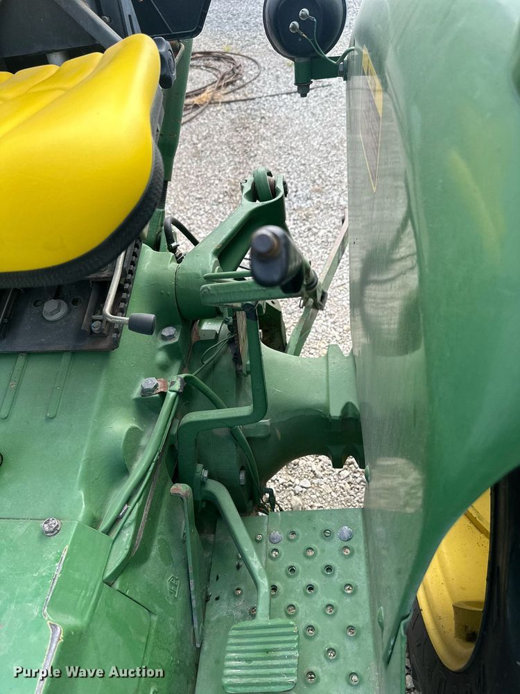 image for item DS2275 1980 John Deere 2040  tractor