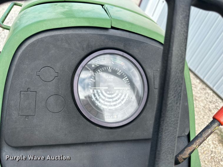 image for item DS2275 1980 John Deere 2040  tractor