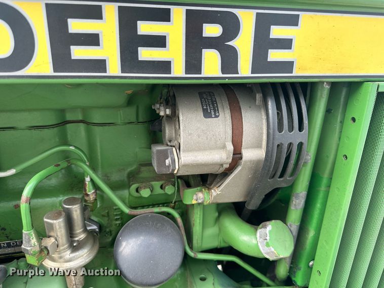 image for item DS2275 1980 John Deere 2040  tractor