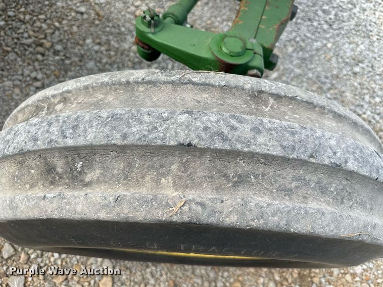 image for item DS2275 1980 John Deere 2040  tractor