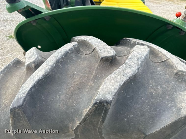 image for item DS2275 1980 John Deere 2040  tractor