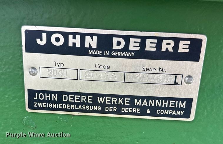 image for item DS2275 1980 John Deere 2040  tractor