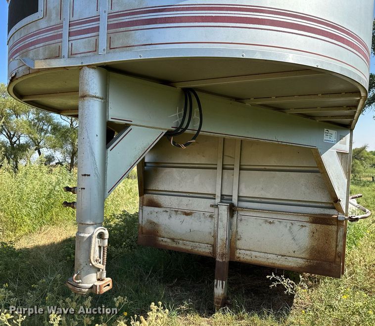 image for item DS7141 1988 Travalong  livestock trailer