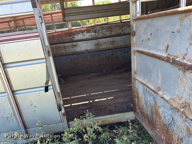 image for item DS7141 1988 Travalong  livestock trailer