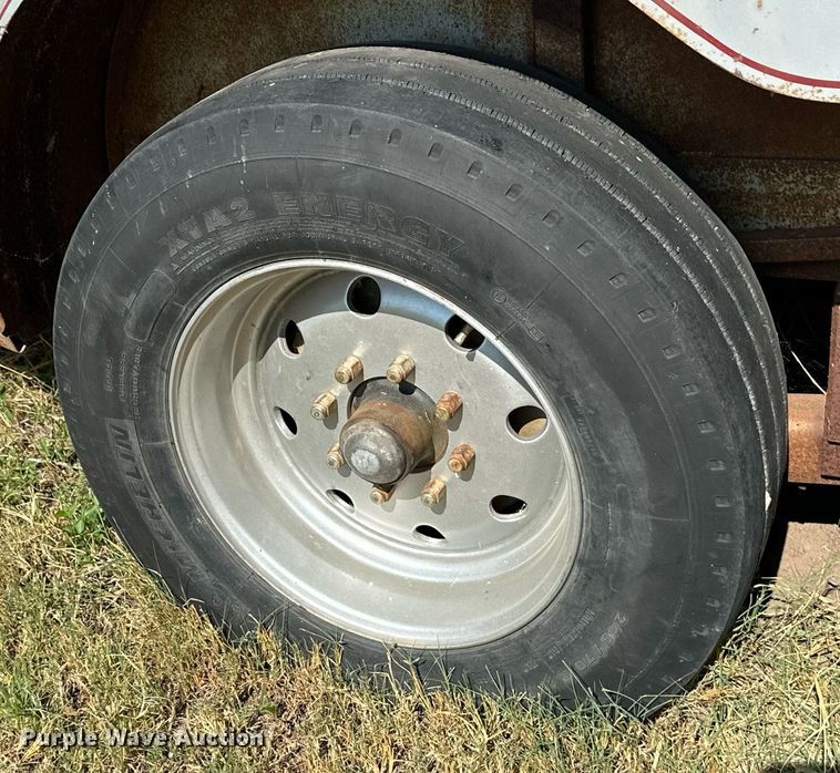 image for item DS7141 1988 Travalong  livestock trailer