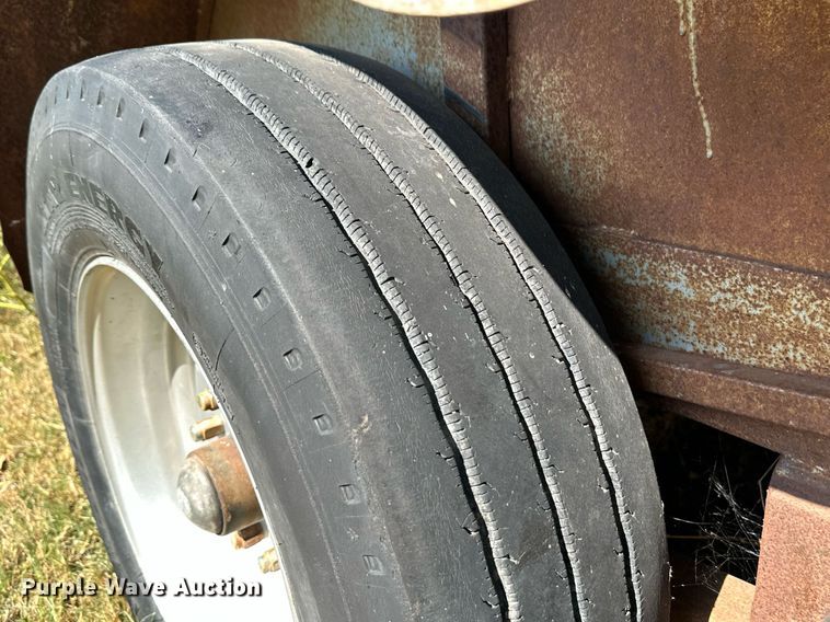 image for item DS7141 1988 Travalong  livestock trailer