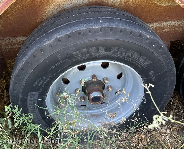 image for item DS7141 1988 Travalong  livestock trailer