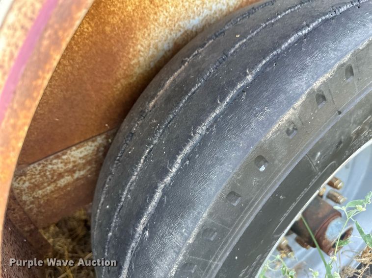 image for item DS7141 1988 Travalong  livestock trailer