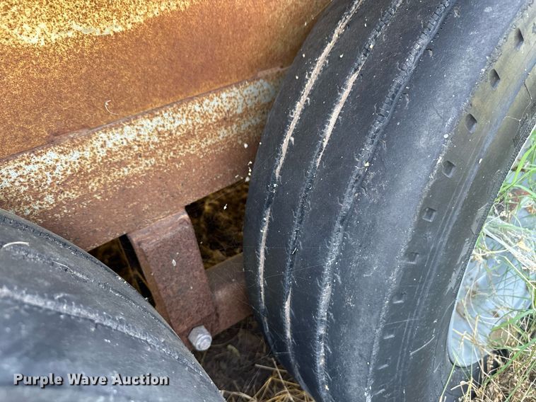 image for item DS7141 1988 Travalong  livestock trailer