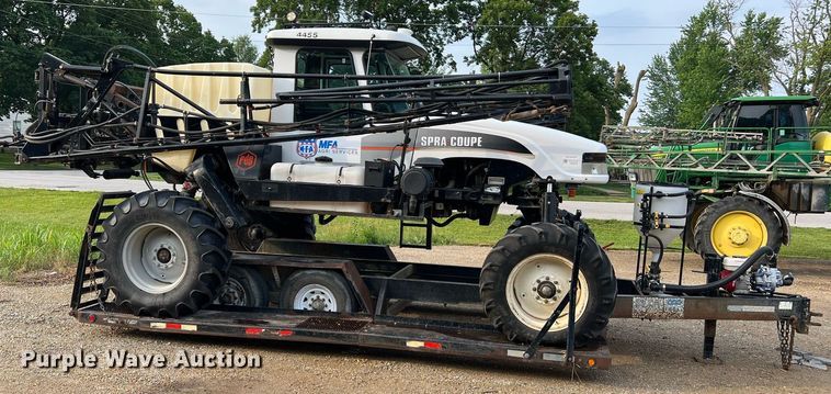 image for item II9173 SpraCoupe 4455  sprayer with Duo Lift trailer