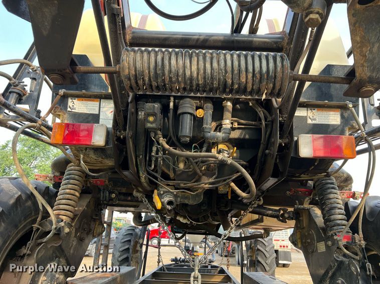 image for item II9173 SpraCoupe 4455  sprayer with Duo Lift trailer