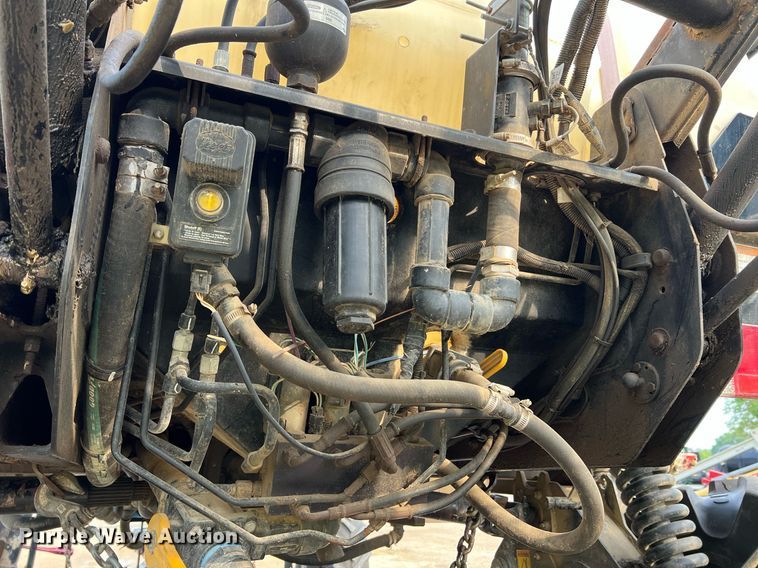 image for item II9173 SpraCoupe 4455  sprayer with Duo Lift trailer