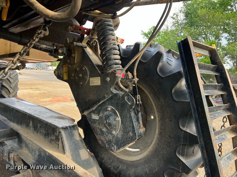 image for item II9173 SpraCoupe 4455  sprayer with Duo Lift trailer