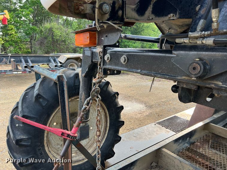 image for item II9173 SpraCoupe 4455  sprayer with Duo Lift trailer