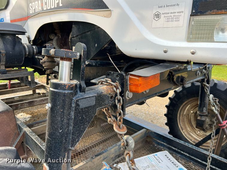 image for item II9173 SpraCoupe 4455  sprayer with Duo Lift trailer
