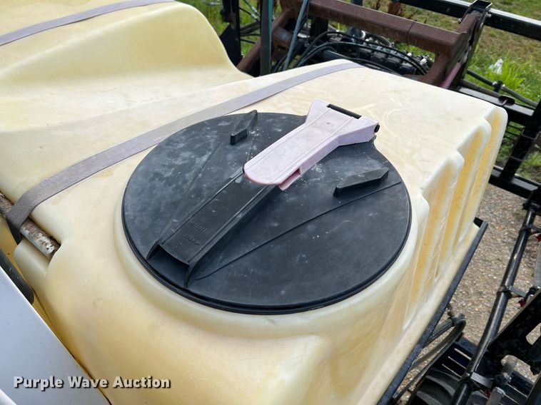 image for item II9173 SpraCoupe 4455  sprayer with Duo Lift trailer