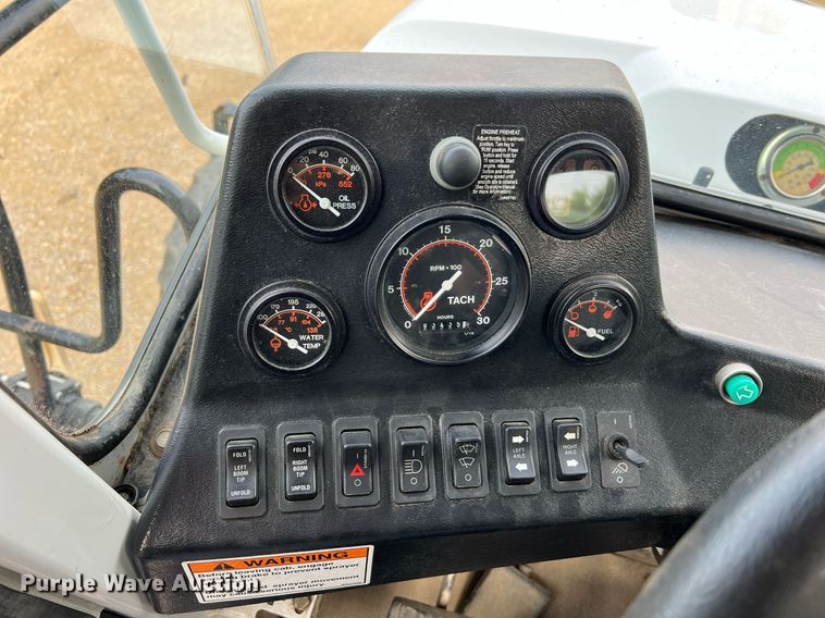 image for item II9173 SpraCoupe 4455  sprayer with Duo Lift trailer