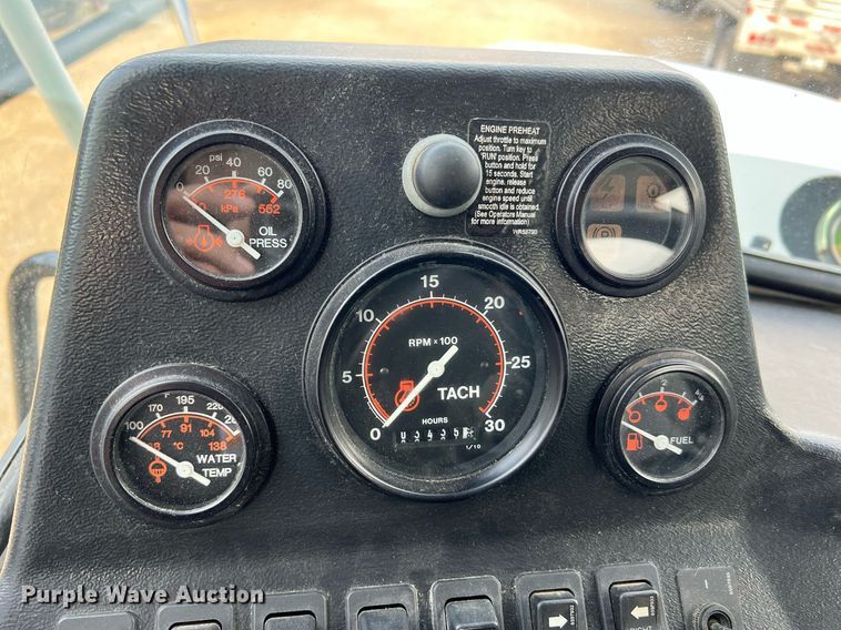 image for item II9173 SpraCoupe 4455  sprayer with Duo Lift trailer