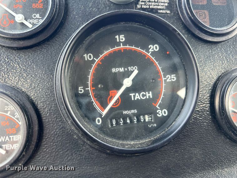 image for item II9173 SpraCoupe 4455  sprayer with Duo Lift trailer