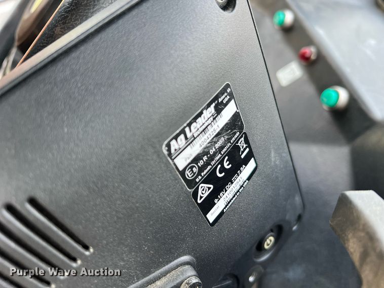 image for item II9173 SpraCoupe 4455  sprayer with Duo Lift trailer