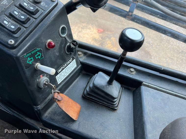 image for item II9173 SpraCoupe 4455  sprayer with Duo Lift trailer