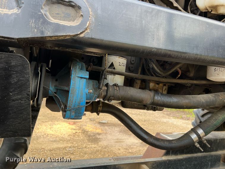 image for item II9173 SpraCoupe 4455  sprayer with Duo Lift trailer