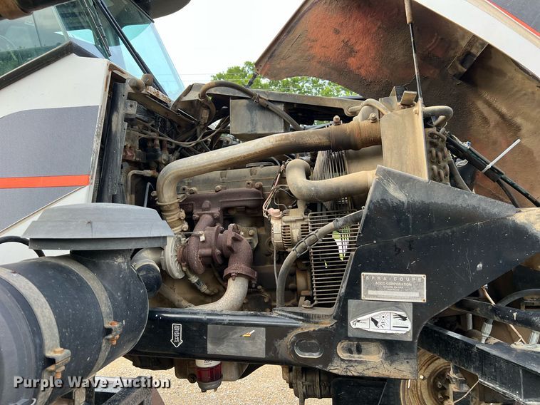 image for item II9173 SpraCoupe 4455  sprayer with Duo Lift trailer