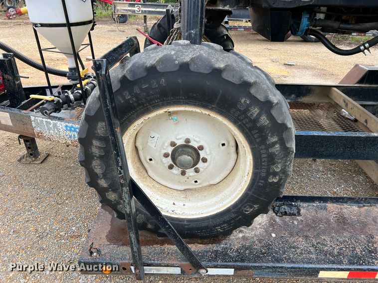 image for item II9173 SpraCoupe 4455  sprayer with Duo Lift trailer