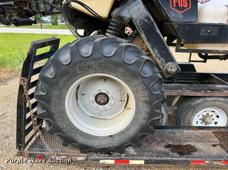 image for item II9173 SpraCoupe 4455  sprayer with Duo Lift trailer